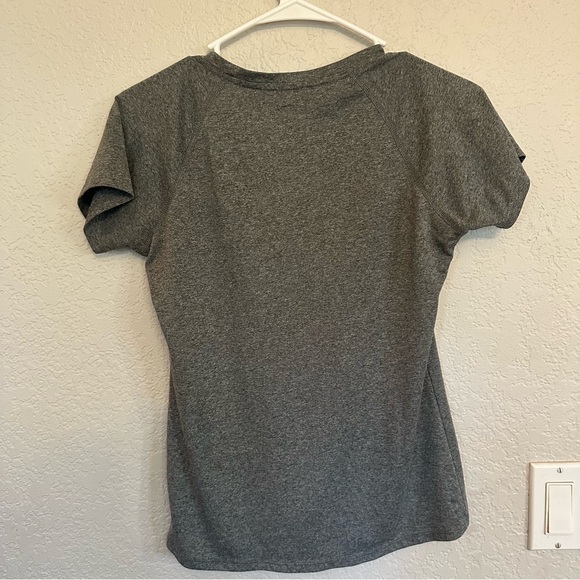 The North Face Women’s‎ Grey T-Shirt Size XS - Picture 2 of 2